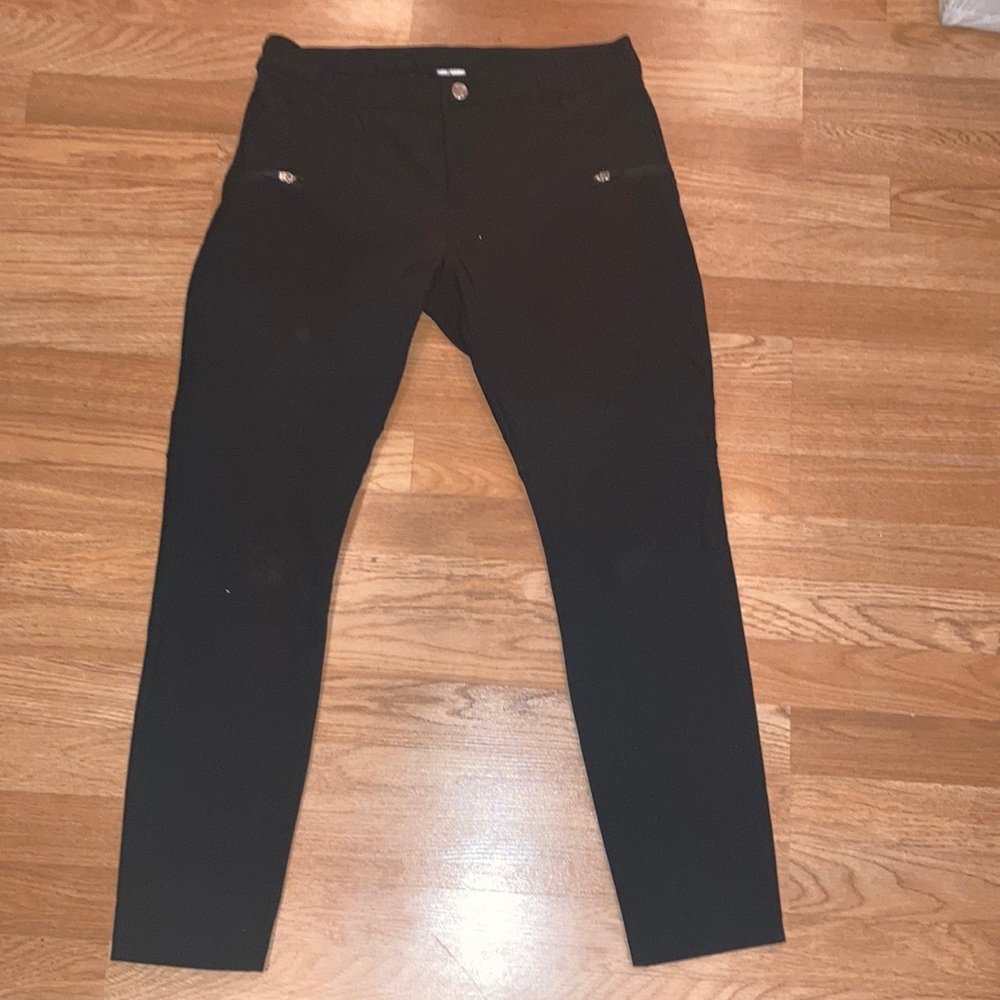 Slim fit Burton Snowboarding pants